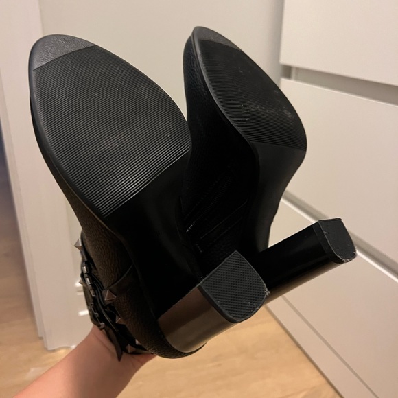 Vivo Rosa Black Boots with studs - Picture 5 of 9